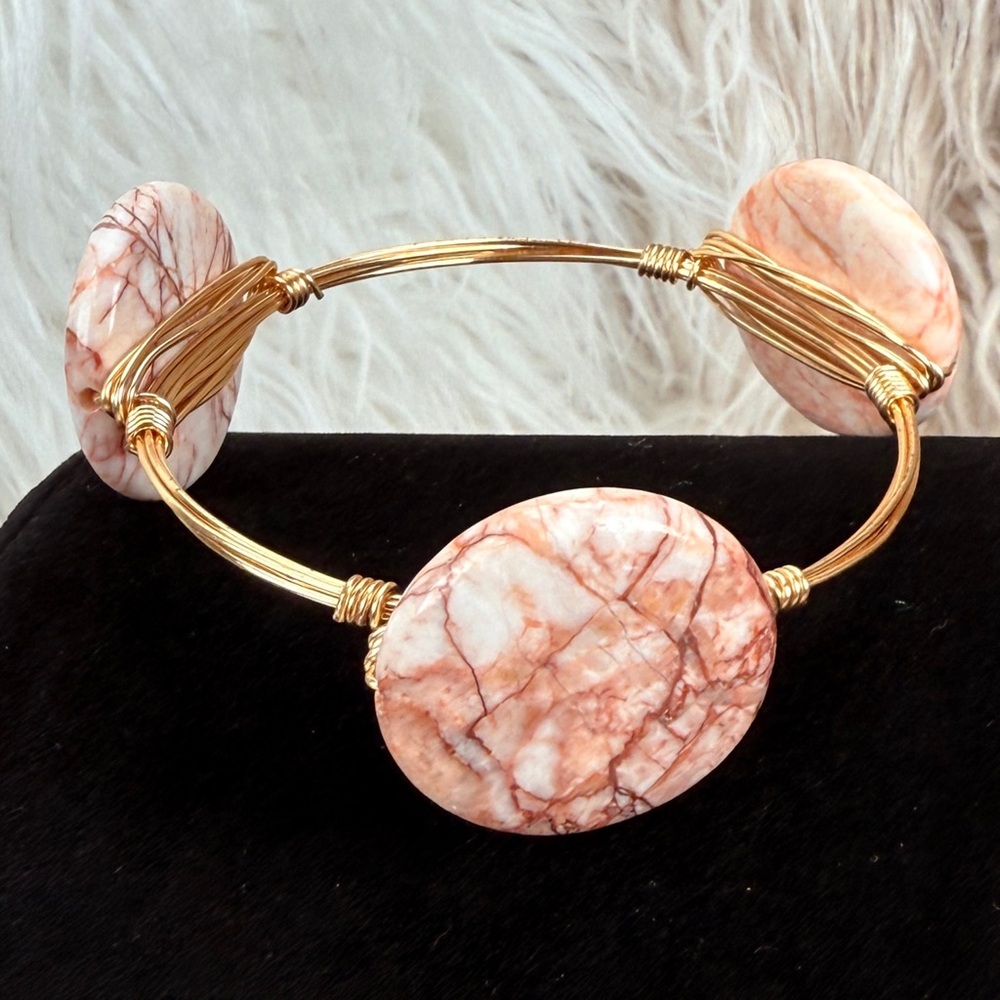 Wired wrapped goldtone, three stone bangle bracelet - Picture 9 of 14